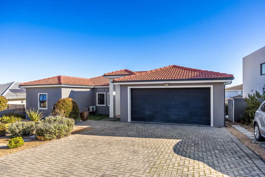 3 Bedroom Property for Sale in Deo Gracia Western Cape
